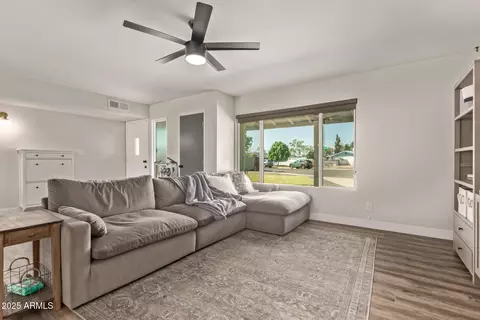 1328 Evergreen St, Mesa, AZ 85203 photo 2
