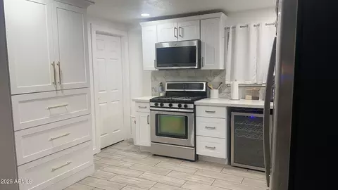 326 N 39th Dr N, Phoenix, AZ 85009