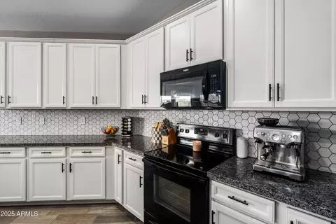 Kitchen - 10334 E Corbin Ave, Mesa, AZ 85212 photo 5 of 6