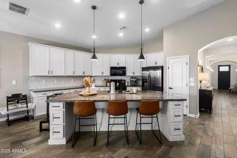 Kitchen - 10334 E Corbin Ave, Mesa, AZ 85212 photo 2 of 6