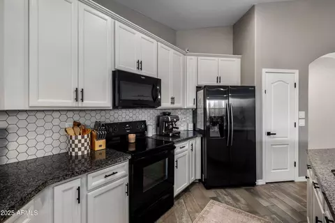 Kitchen - 10334 E Corbin Ave, Mesa, AZ 85212 photo 6 of 6