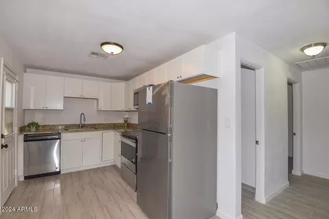 Entry Way - 4718 N 9th St, Phoenix, AZ 85014 photo 1 of 3