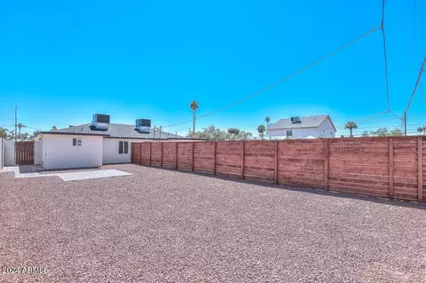 Exterior - 4718 N 9th St, Phoenix, AZ 85014 photo 6 of 7