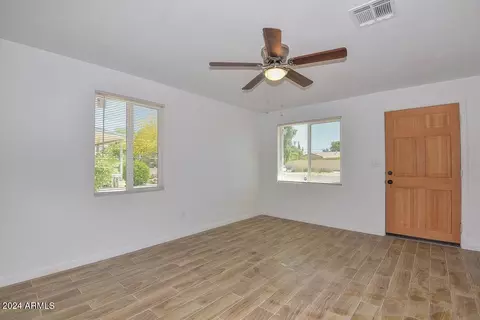 Living - 4718 N 9th St, Phoenix, AZ 85014 photo 5 of 6