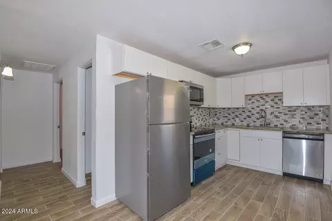 Entry Way - 4718 N 9th St, Phoenix, AZ 85014 photo 3 of 3