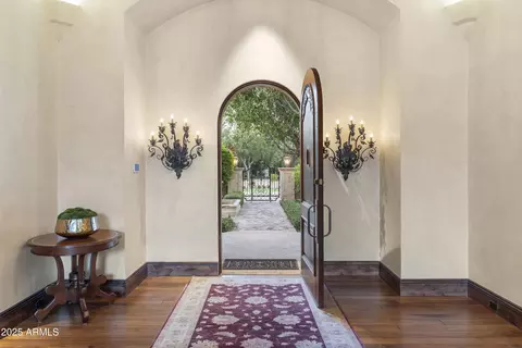 Entry Way - 5902 E Arcadia Ln, Phoenix, AZ 85018 photo 1 of 2
