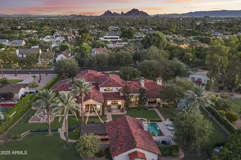 View/Area - 5902 E Arcadia Ln, Phoenix, AZ 85018 photo 3 of 3