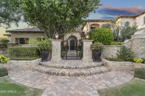 Exterior - 5902 E Arcadia Ln, Phoenix, AZ 85018 photo 3 of 21