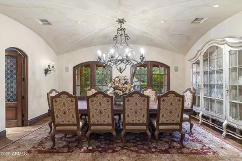 Dining - 5902 E Arcadia Ln, Phoenix, AZ 85018 photo 3 of 5