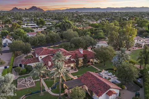 View/Area - 5902 E Arcadia Ln, Phoenix, AZ 85018 photo 2 of 3