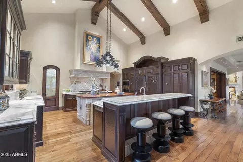Kitchen - 5902 E Arcadia Ln, Phoenix, AZ 85018 photo 1 of 9