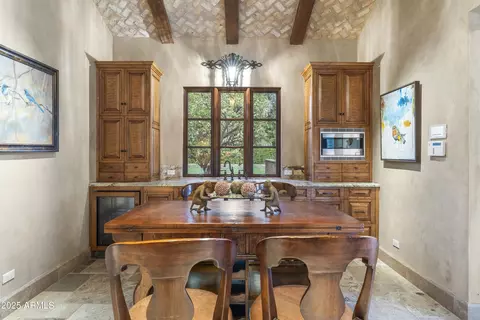 Dining - 5902 E Arcadia Ln, Phoenix, AZ 85018 photo 5 of 5