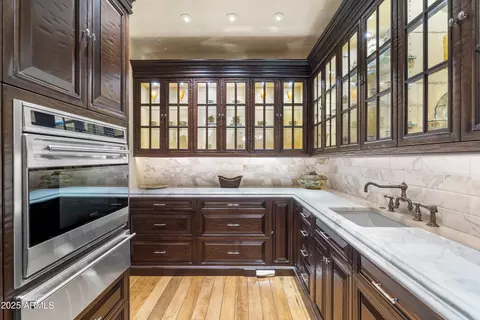 Kitchen - 5902 E Arcadia Ln, Phoenix, AZ 85018 photo 9 of 9