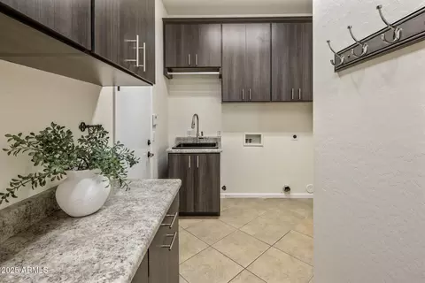 315 E Mary Ln, Gilbert, AZ 85295 photo 9