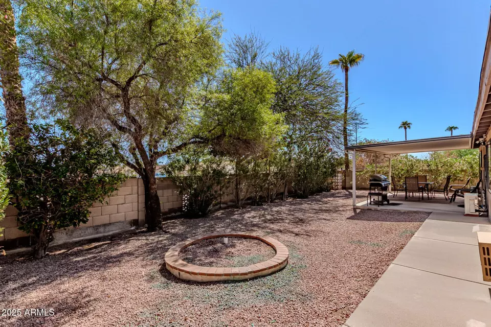 Exterior - 11449 S Iroquois Dr, Phoenix, AZ 85044 photo 4 of 5