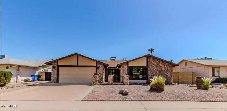 Exterior - 11449 S Iroquois Dr, Phoenix, AZ 85044 photo 1 of 5