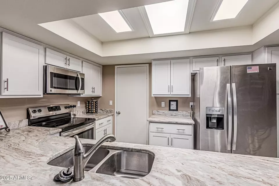 Kitchen - 11449 S Iroquois Dr, Phoenix, AZ 85044 photo 3 of 3