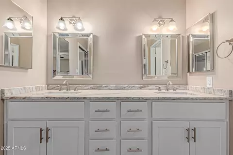 Bath - 11449 S Iroquois Dr, Phoenix, AZ 85044 photo 1 of 2