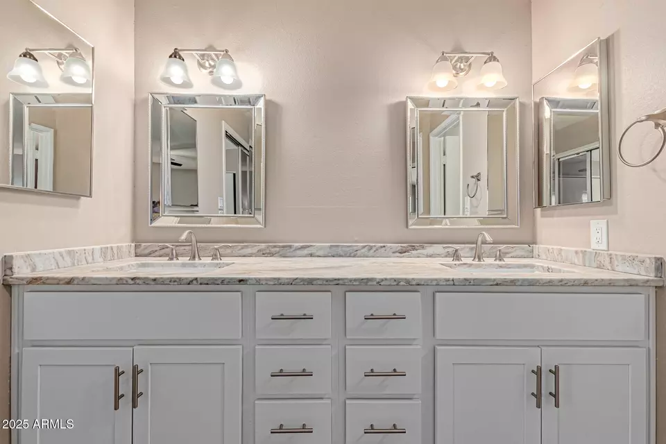 Bath - 11449 S Iroquois Dr, Phoenix, AZ 85044 photo 1 of 2