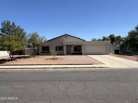 813 S Briar Rd, Mesa, AZ 85204