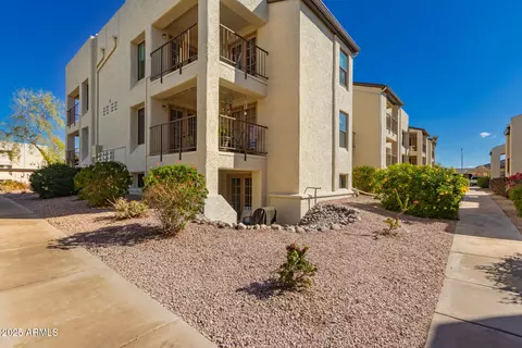 5518 E Lindstrom Ln #2011, Mesa, AZ 85215