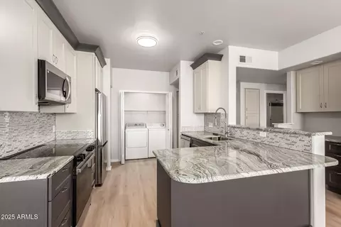 9820 N Central Ave #130, Phoenix, AZ 85020