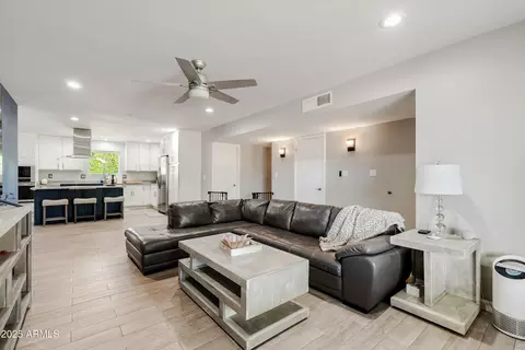 Living - 3052 E Lupine Ave, Phoenix, AZ 85028 photo 2 of 2