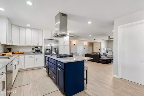 Kitchen - 3052 E Lupine Ave, Phoenix, AZ 85028 photo 3 of 3