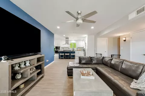 Living - 3052 E Lupine Ave, Phoenix, AZ 85028 photo 1 of 2