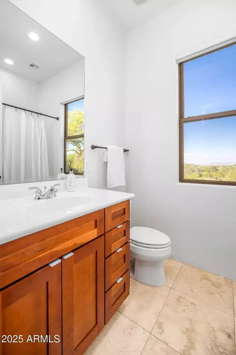 Bath - 10302 S 16th Ave, Phoenix, AZ 85041 photo 4 of 8