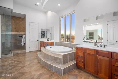 Bath - 10302 S 16th Ave, Phoenix, AZ 85041 photo 5 of 8