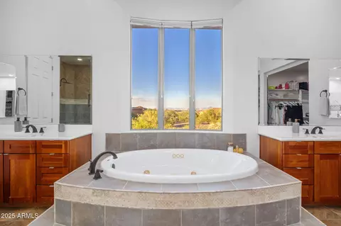 Bath - 10302 S 16th Ave, Phoenix, AZ 85041 photo 7 of 8