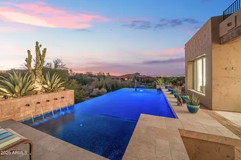 Exterior - 10302 S 16th Ave, Phoenix, AZ 85041 photo 7 of 15