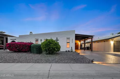 2236 N Middlecoff Dr, Mesa, AZ 85215