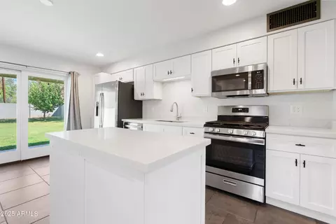 Kitchen - 4732 E Cypress St, Phoenix, AZ 85008 photo 4 of 4