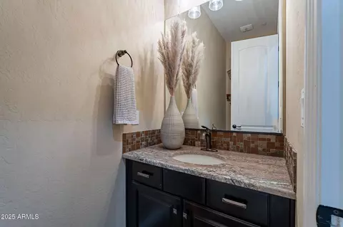 Bath - 1618 W Blaylock Dr, Phoenix, AZ 85085 photo 8 of 8