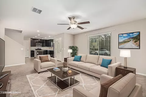 8046 W Agora Ln, Phoenix, AZ 85043