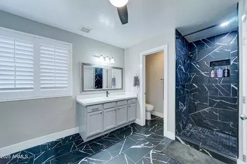 Bath - 2417 E Rockledge Rd, Phoenix, AZ 85048 photo 2 of 5