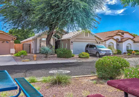 4327 E Wescott Dr, Phoenix, AZ 85050 photo 2