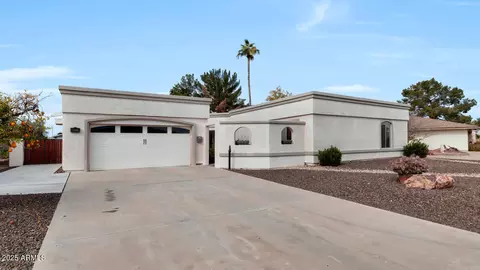 16832 N Pine Valley Dr, Sun City, AZ 85351