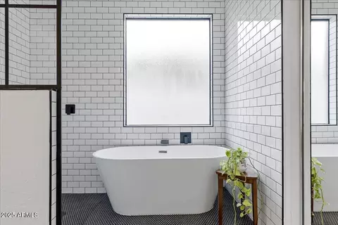 Bath - 2405 W Apache Rain Rd, Phoenix, AZ 85085 photo 5 of 5