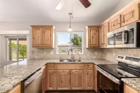Kitchen - 641 N 38th St, Mesa, AZ 85205 photo 2 of 3