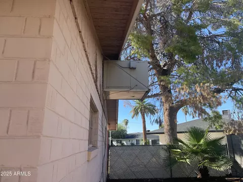 Exterior - 3917 E Weldon Ave, Phoenix, AZ 85018 photo 5 of 8