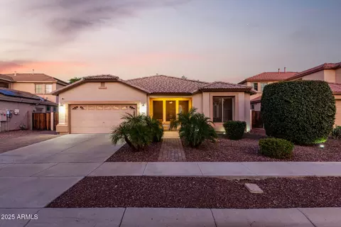 8913 S 41st Gln, Laveen, AZ 85339