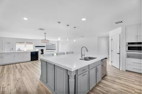 Kitchen - 3102 E Mariposa St, Phoenix, AZ 85016 photo 2 of 5