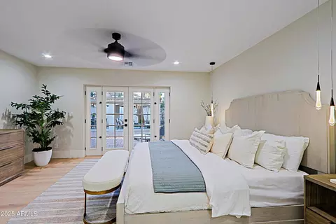 Bedroom - 18 W Kaler Dr, Phoenix, AZ 85021 photo 3 of 8
