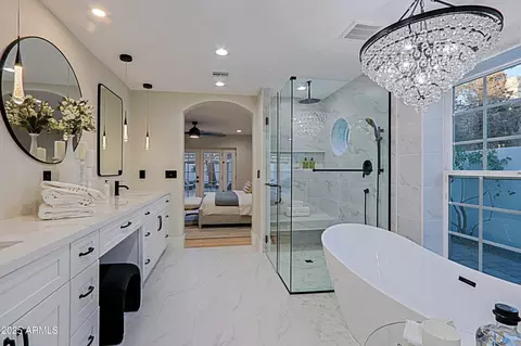 Bath - 18 W Kaler Dr, Phoenix, AZ 85021 photo 1 of 16