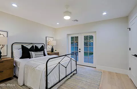 Bedroom - 18 W Kaler Dr, Phoenix, AZ 85021 photo 6 of 8