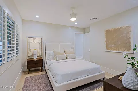 Bedroom - 18 W Kaler Dr, Phoenix, AZ 85021 photo 7 of 8