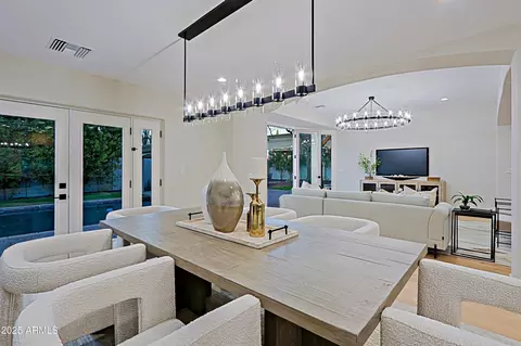 Dining - 18 W Kaler Dr, Phoenix, AZ 85021 photo 4 of 4